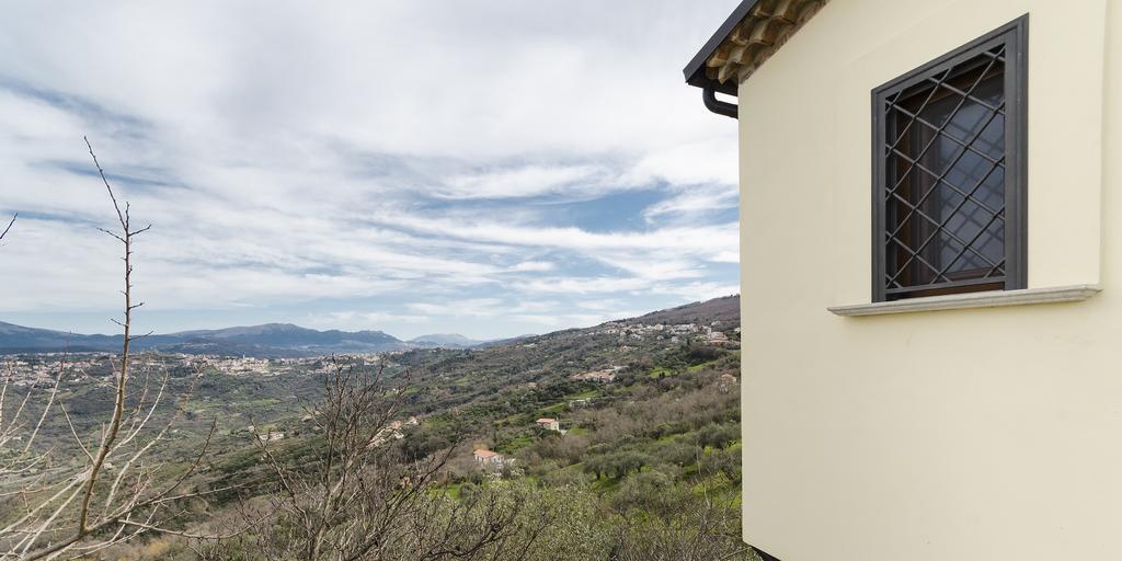 Al Casale Dei Nonni Bed & Breakfast Laureana Cilento Exterior photo